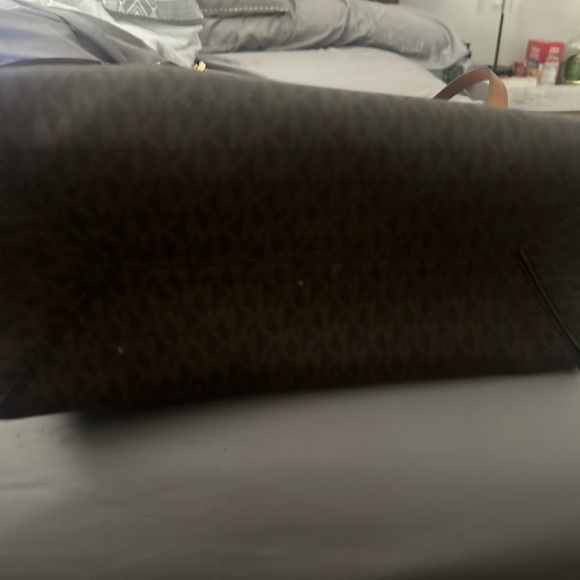 Michael Kors Crossbody - Picture 4 of 4